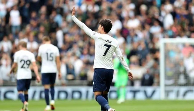  热刺新帅首秀开门红，孙兴慜传射主导胜局  