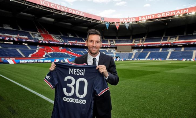  巴黎圣日耳曼锋线发威，主场轻取对手巩固榜首位置